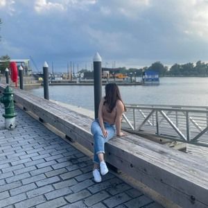 Meet your Posher, Aida